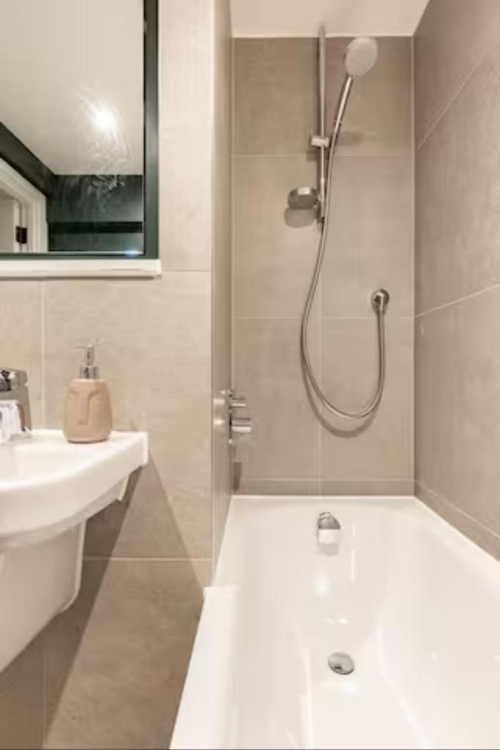Two Bedrooms Exquisite En-Suite Apartment Deansgate Манчестер Экстерьер фото